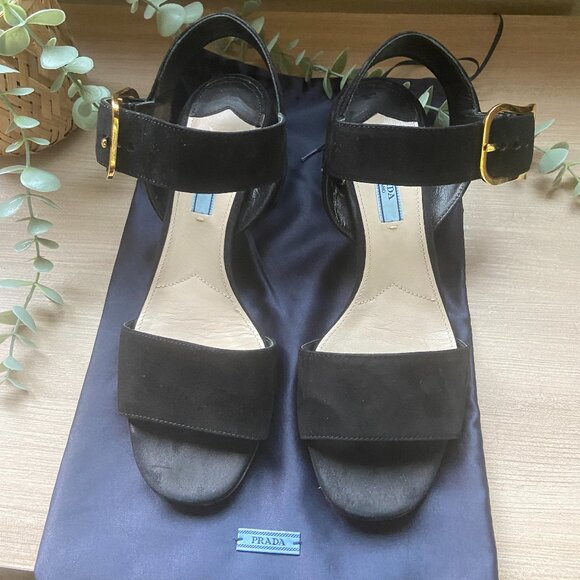 PRADA BLACK SUEDE BLOCK HEEL BUCKJLE SANDALS SZ 37/7 - Picture 1 of 4